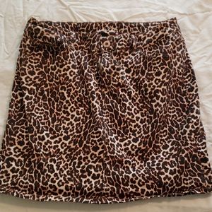 Leopard print skirt